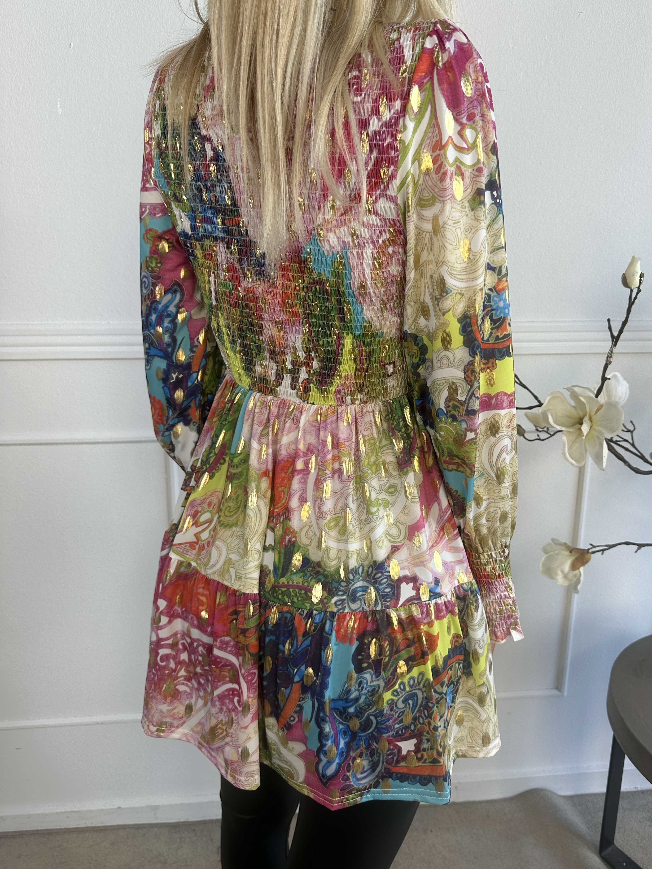 Kelly Elements Shirt - Elastisk bluse med smock henover brystet